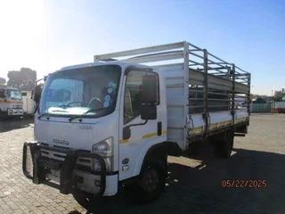 2021 Isuzu NQR500 Cattle Body Truck