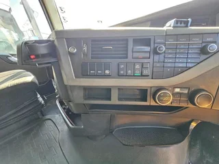 2017 VOLVO FH440 TRUCK TRACTOR