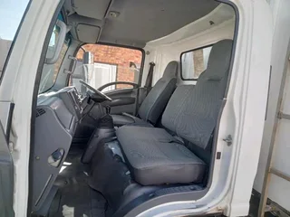 2010 ISUZU NQR500 5TON REFRIGERATED TRUCK