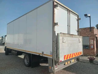 2023 ISUZU F-SERIES FSR800 8TON CLOSED BODY TRUCK WITH TAILLIFT