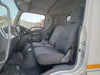 2023 ISUZU F-SERIES FSR800 8TON CLOSED BODY TRUCK WITH TAILLIFT