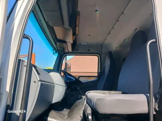 2020 FUSO FJ16-230L 9TON CURTAINSIDE TRUCK