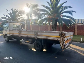 2015 FUSO FK13-240 8TON DROPSIDE TRUCK