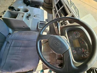 2019 UD QUESTER CWE330 COMPACTOR TRUCK