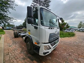 2020 Ud Croner Lke210 Chassis Cab Truck
