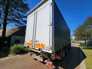 2025 UD Croner PDE250 Auto Tag Axle 16Ton Curtainside Truck