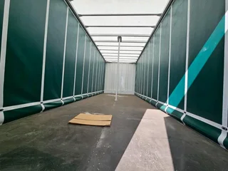 2025 UD Croner PDE250 Auto Tag Axle 16Ton Curtainside Truck