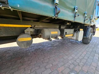 2025 UD Croner PDE250 Auto Tag Axle 16Ton Curtainside Truck