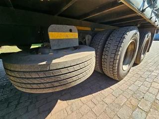 2025 UD Croner PDE250 Auto Tag Axle 16Ton Curtainside Truck