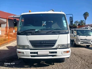 2007 NISSAN UD UD90 9TON DROPSIDE WITH PESCI SE135 CRANE