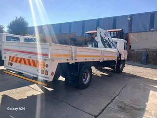 2007 NISSAN UD UD90 9TON DROPSIDE WITH PESCI SE135 CRANE