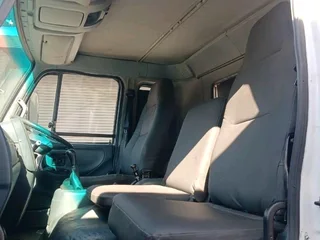 2007 NISSAN UD UD90 9TON DROPSIDE WITH PESCI SE135 CRANE