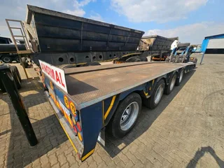 2017 PARAMOUNT QUAD AXLE SLOPE DECK WITH SINGLE AXLE DOLLY