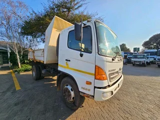 2015 HINO 500 Series 1626 6Cube Tipper Truck