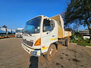 2015 HINO 500 Series 1626 6Cube Tipper Truck