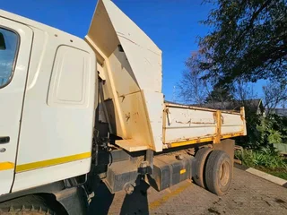2015 HINO 500 Series 1626 6Cube Tipper Truck