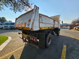 2015 HINO 500 Series 1626 6Cube Tipper Truck