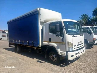 2012 Isuzu F-Series FRR550 Curtainside 5 Ton Truck