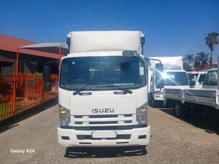 2012 Isuzu F-Series FRR550 Curtainside 5 Ton Truck