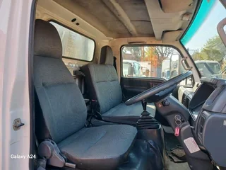 2012 Nissan UD UD40 Refrigerator Truck