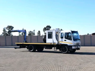 2013 Isuzu Fsr700 8ton Flatbed  Crane Truck With Crew Cabin
