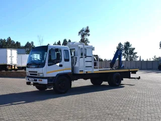 2013 ISUZU FSR700 8TON FLATBED  CRANE TRUCK WITH CREW CABIN