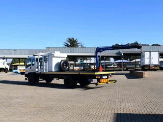 2013 ISUZU FSR700 8TON FLATBED  CRANE TRUCK WITH CREW CABIN