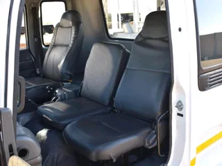 2013 ISUZU FSR700 8TON FLATBED  CRANE TRUCK WITH CREW CABIN