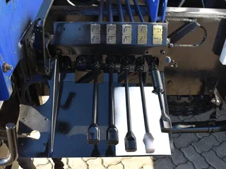 2014 ISUZU NQR500 5TON DROPSIDE TRUCK WITH CRANE