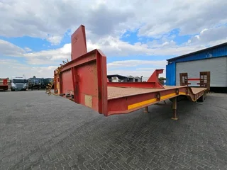 2017 PR TRAILERS 40TON TRI AXLE SWANNECK TRAILER