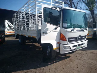 2013 Hino 500 Series 1626 8Ton Cage Body