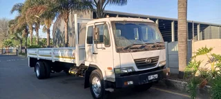 2011 Nissan UD UD95 Dropside Truck
