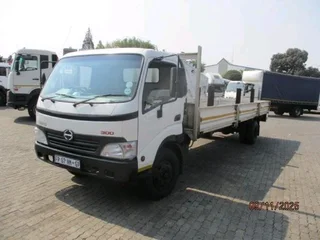 2009 Hino 300 Series 915 Dropside Truck