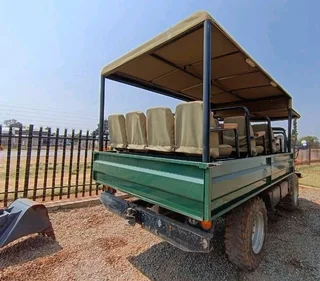 1974 MERCEDES BENZ UNIMOG 4x4 12SEATER GAME VIEWER TRUCK