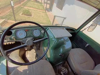 1974 MERCEDES BENZ UNIMOG 4x4 12SEATER GAME VIEWER TRUCK