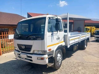 2011 Nissan Ud Ud90 9ton Dropside Truck