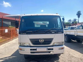 2011 NISSAN UD UD90 9TON DROPSIDE TRUCK