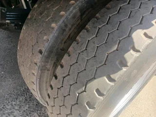 2011 NISSAN UD UD90 9TON DROPSIDE TRUCK