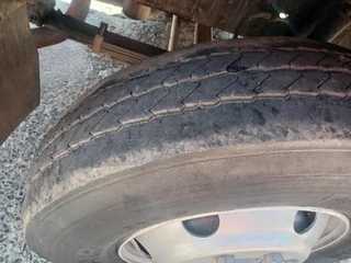 2011 NISSAN UD UD90 9TON DROPSIDE TRUCK