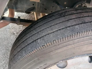 2008 NISSAN UD UD90 9TON DROPSIDE TRUCK WITH CRANE