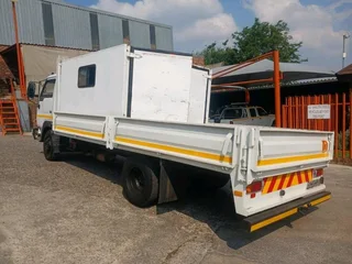 2011 NISSAN UD40L 4.5TON DROPSIDE TRUCK