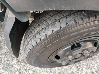 2011 NISSAN UD40L 4.5TON DROPSIDE TRUCK