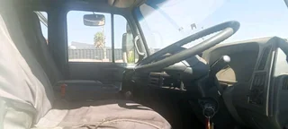 2010 NISSAN UD UD100 DROPSIDE TRUCK