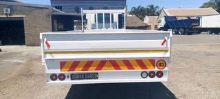 2015 ISUZU FSR800 8TON DROPSIDE TRUCK