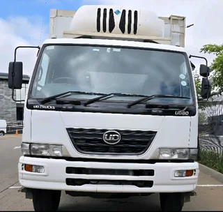 2016 Nissan UD UD80 Refrigerator Truck with taillift