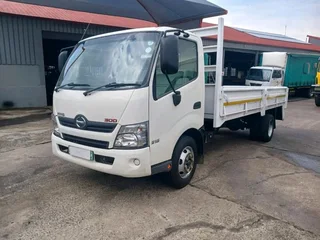 2018 Hino 300 Series 915 5ton Dropside Body