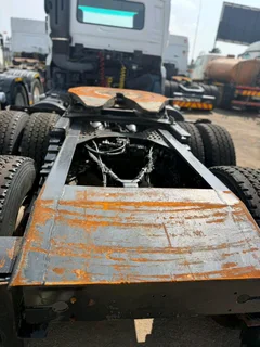 2019 UD QUESTER GWE390 TRUCK TRACTOR