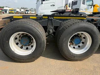 2019 UD QUESTER GWE390 TRUCK TRACTOR