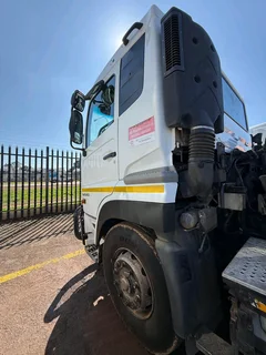 2015 UD QUON GW 26-450 TRUCK TRACTOR