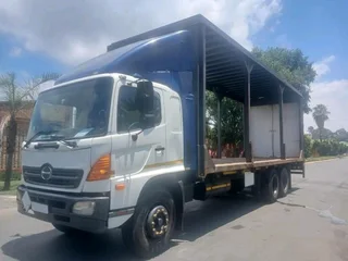 2007 Hino 500 Series 15-258 12ton Curtainside Truck